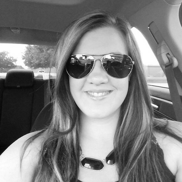 Meet your Posher, Haley - Picture 1 of 1